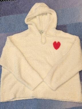 Aerie Cream Fuzzy Hooded Sweater with Red Heart